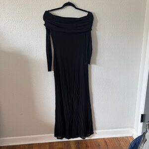 ReoRia Black Off-Shoulder Long Sleeve Dress